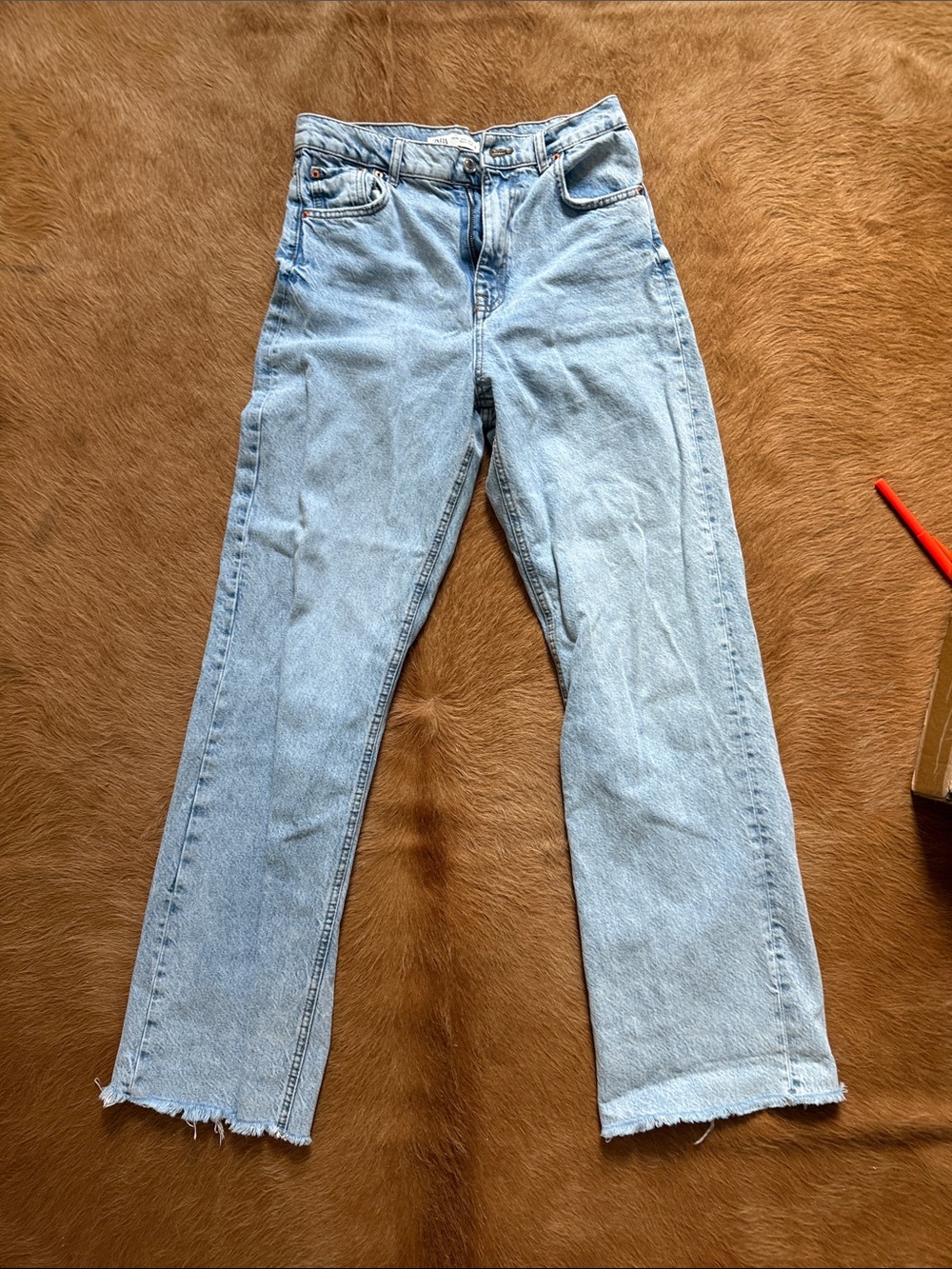 Zara Light Wash Straight-Leg Women's Jeans